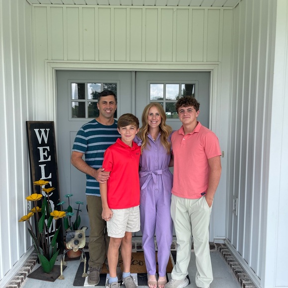 Meet your ❤️SUGGESTED USER❤️ posher, April - Picture 9 of 9